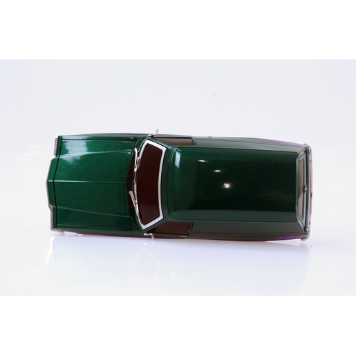 DDA Collectibles 1:24 HJ Panel Van Spectra Rides Light Up Green/Purple ...